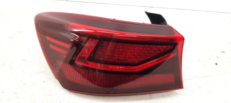 Foco Trasero Derecho Kia Cerato 19-> Alternativo 92402M6000A