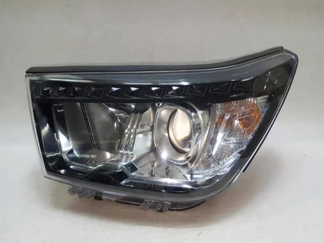 Optico Izquierdo Ssangyong Tivoli 2013 a 2019 Original 8310135000
