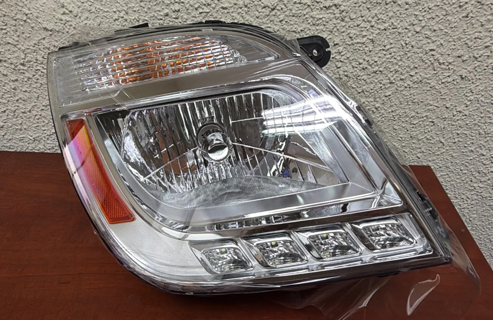 Optico Derecho Con Led Maxus V80 18-23